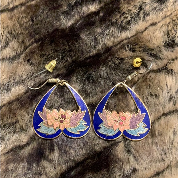 💜💜💜 3/$30 Vintage 60’s Blue enamel inlay w/ peach flower earrings #A103 - Picture 1 of 3